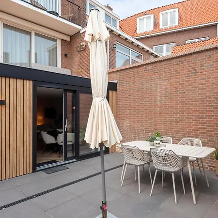 Apartment Short At 68a *