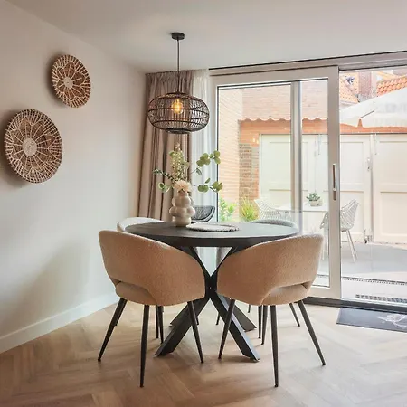 Appartement Short At 68a Zandvoort