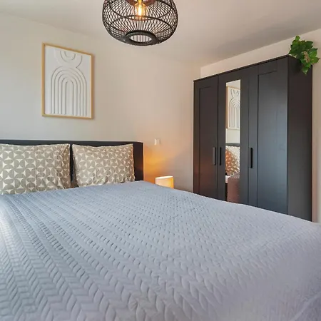 Short At 68a * Zandvoort