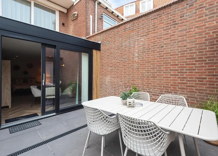 アパート Short At 68a