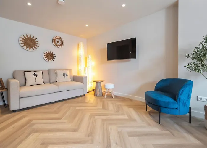 Short At 68a アパート